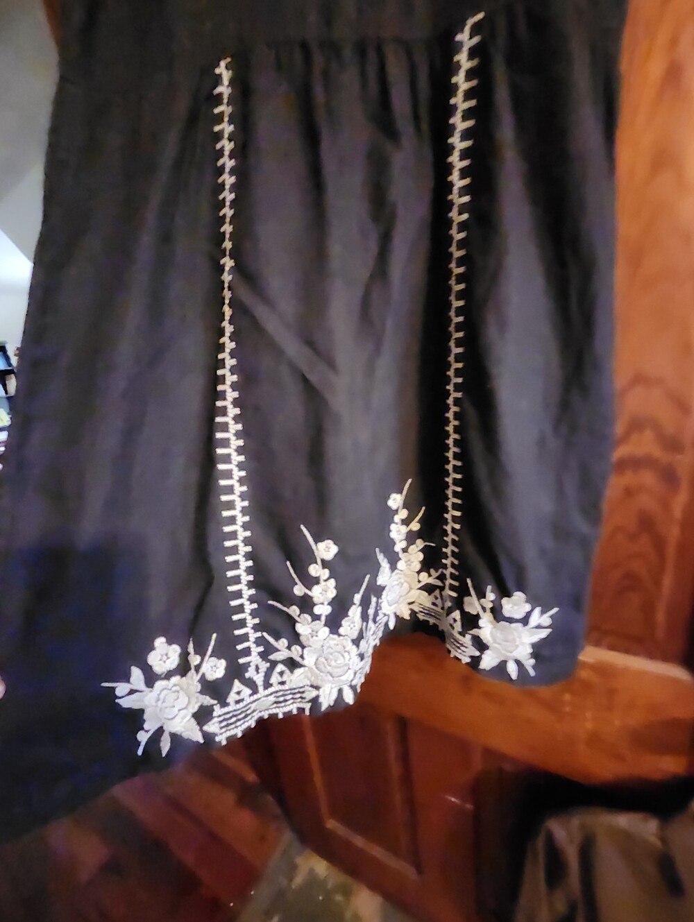 Johnny Was of Los Angeles Black Linen Embroidered Midi Dress - Picture 9 of 9